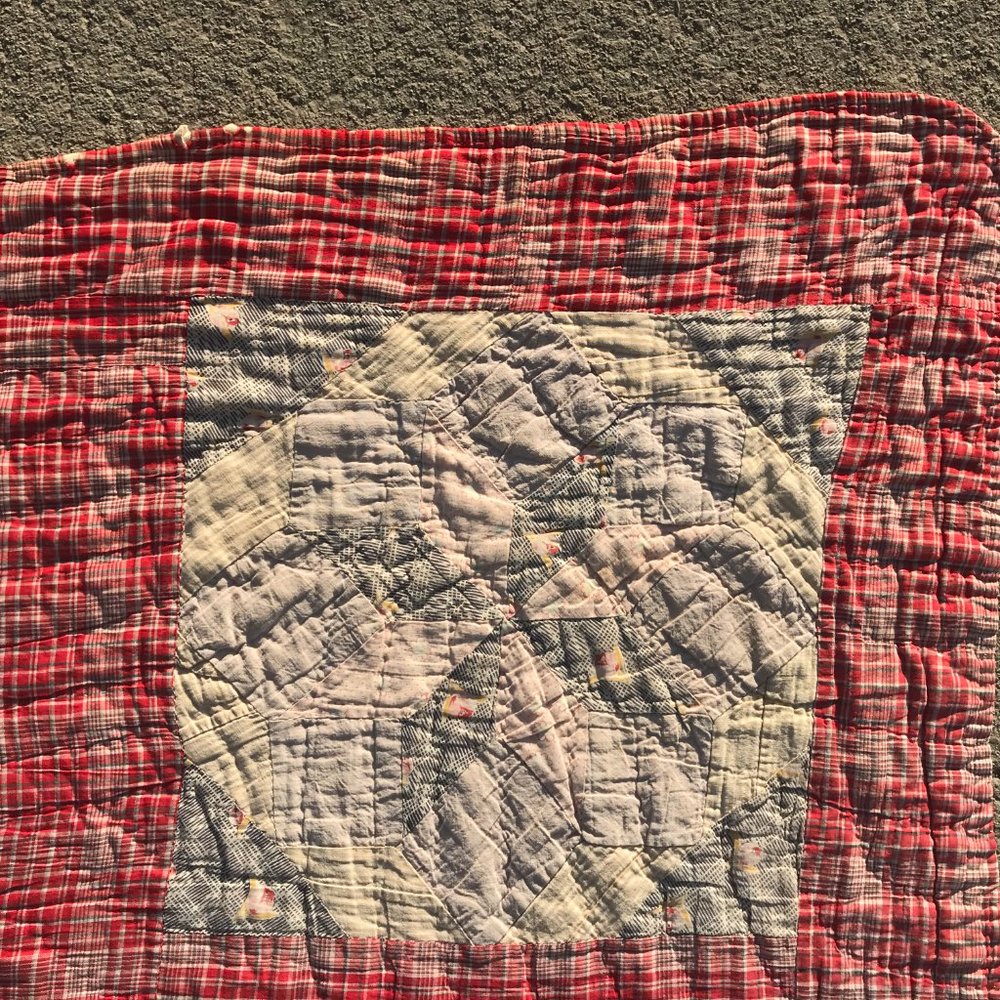Vintage Hand sewn Quilt - Picture 6 of 7